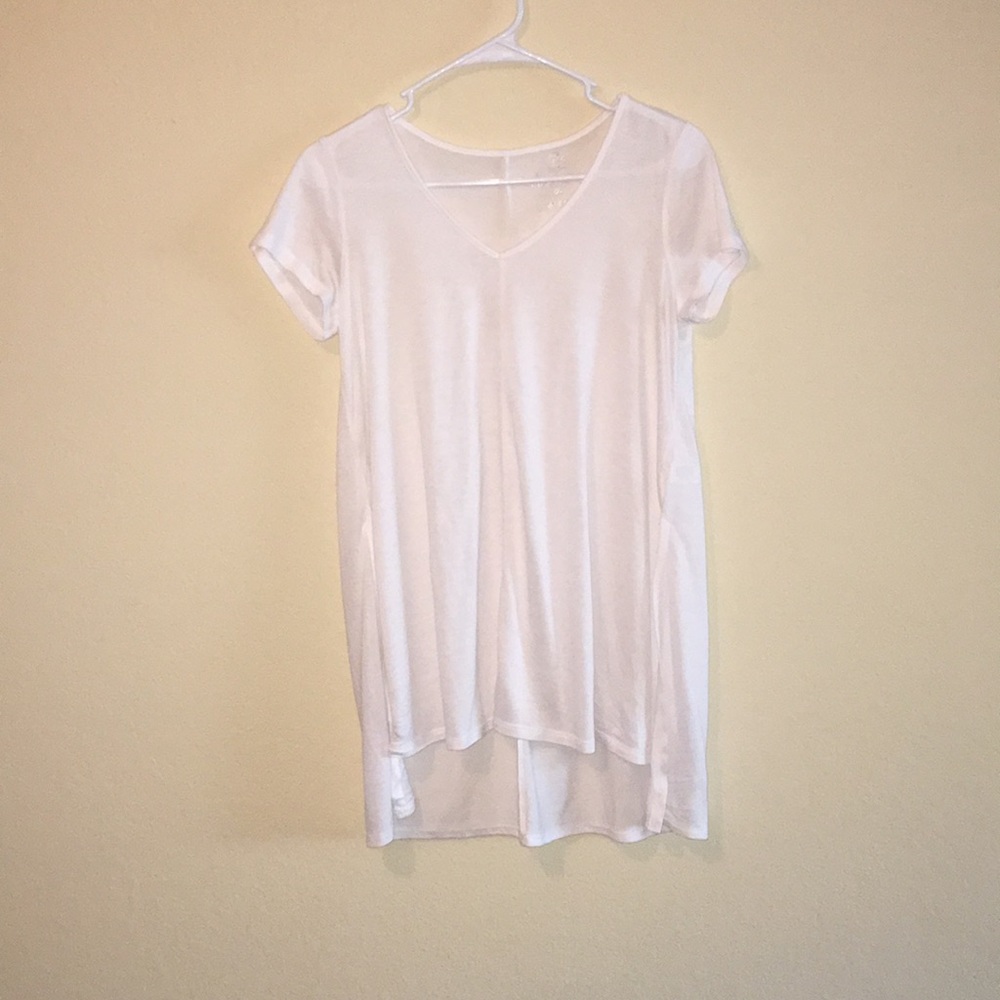 White tee
